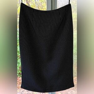 Black Label by Evan Picone 6 black with white tiny polka dots lined pencil skirt